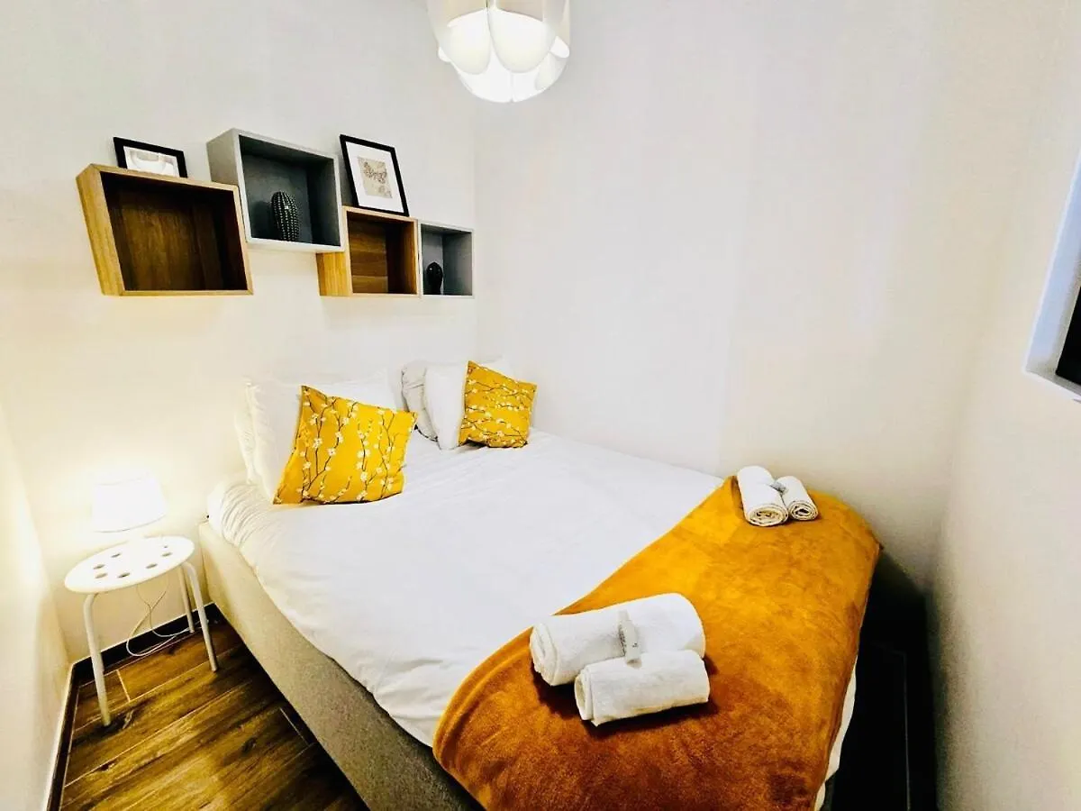 Charming One Bedroom With A Private Terrace Luxembourg 0*,